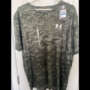 New Under Armour Camo Grey shirt. Loose Fit.